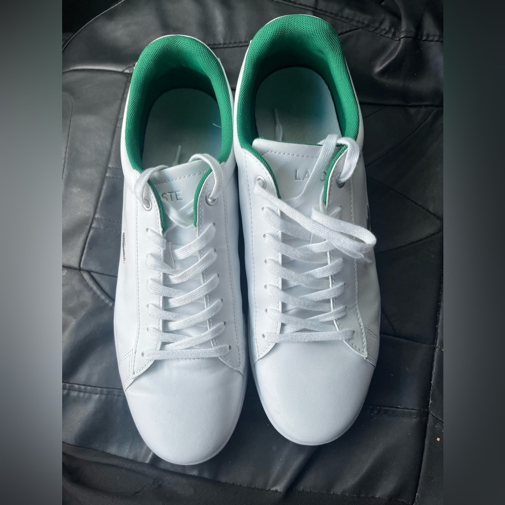 Lacoste men luxury white leather shoes 
size 12
Great condition